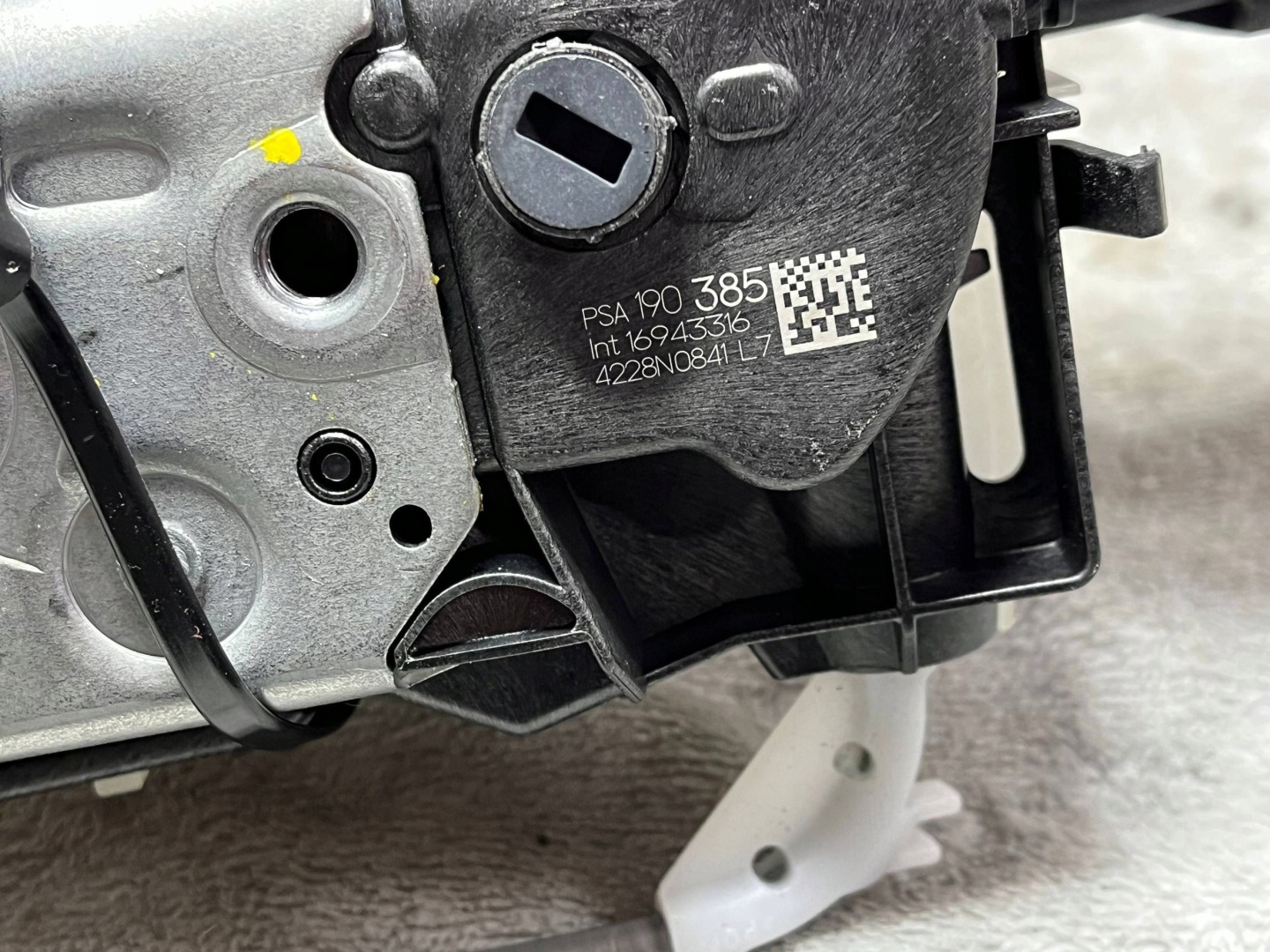 left front door lock Citroen C4 II Picasso PSA 190385 !J