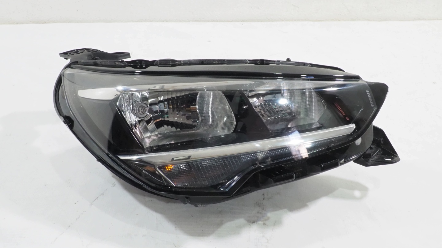 Opel Corsa F light right front 9829465380