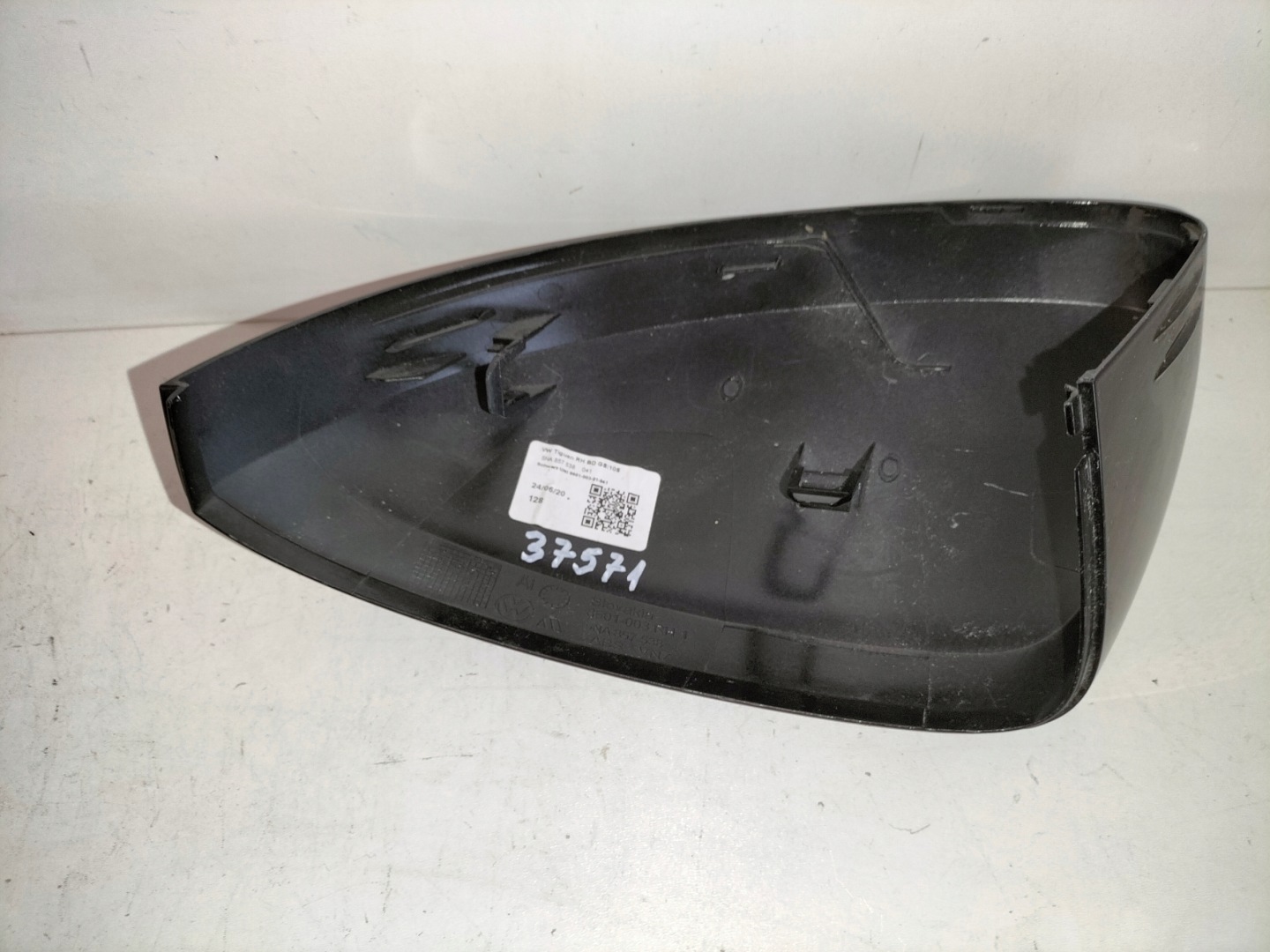cover cap mirrors right VW TIGUAN II 16