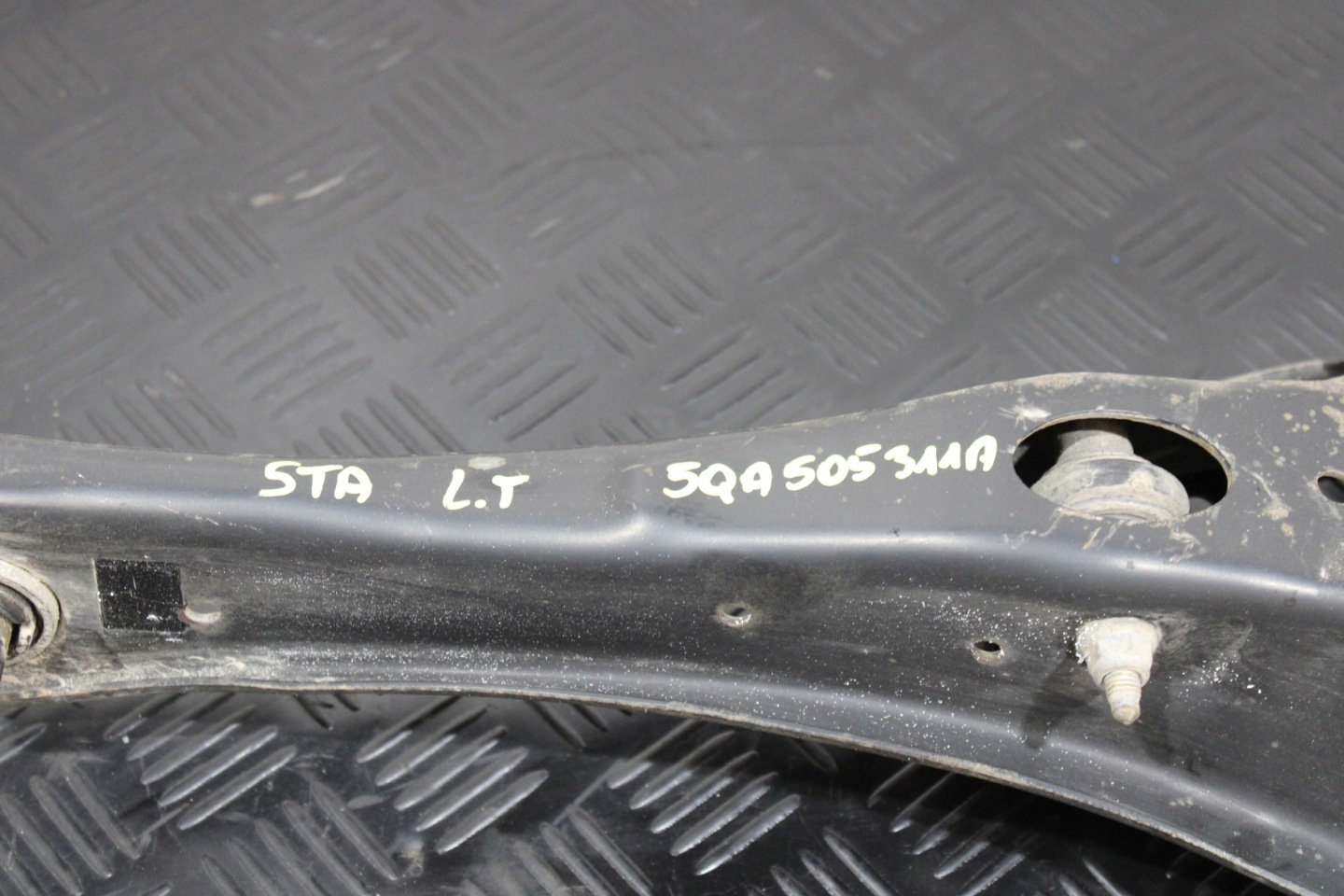 Querlenker links heck hinten 5QA505311A VW TOURAN II 2 5TA