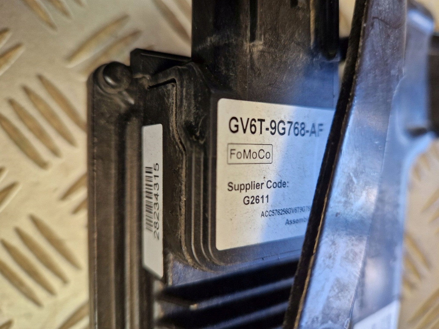 RADAR DISTRONIC FORD KUGA II 2012R-> GV6T-9G768-AF