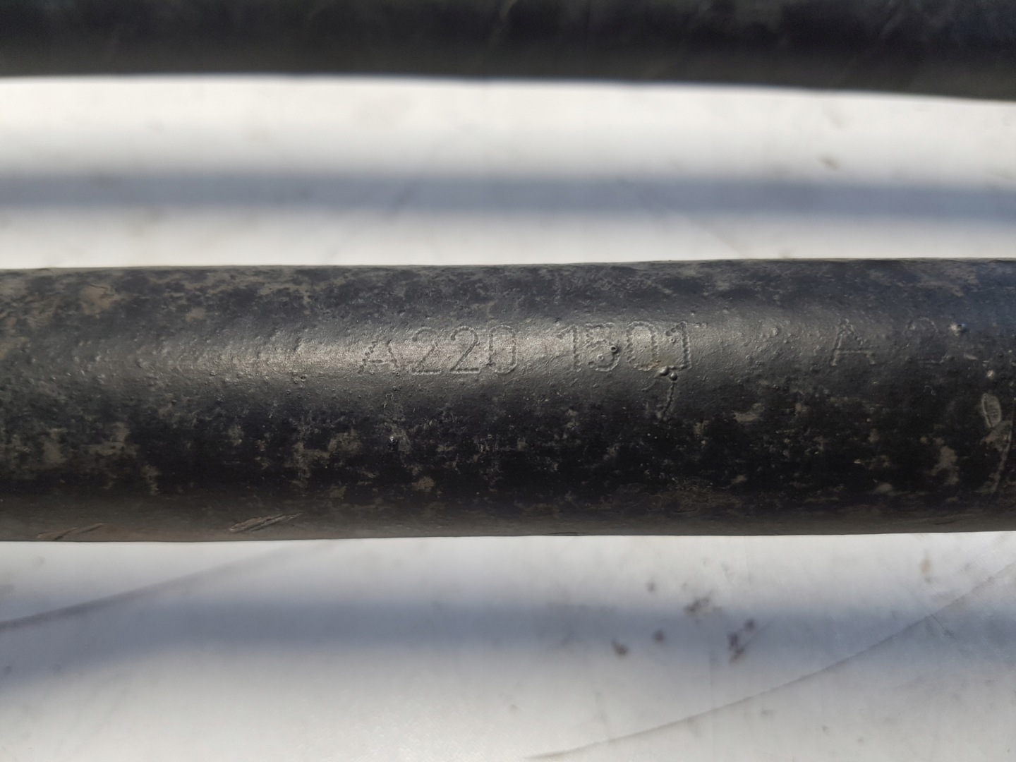 MERCEDES W213 SEMI-AXIS LEFT REAR PART