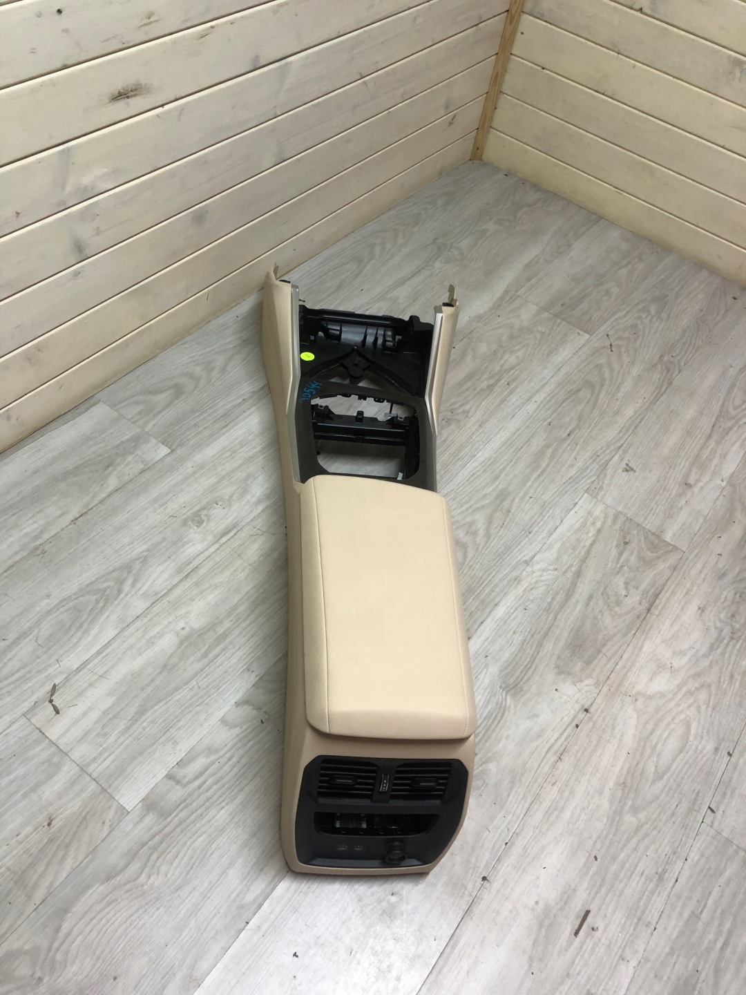BMW 3 G20 tunnel central armrest