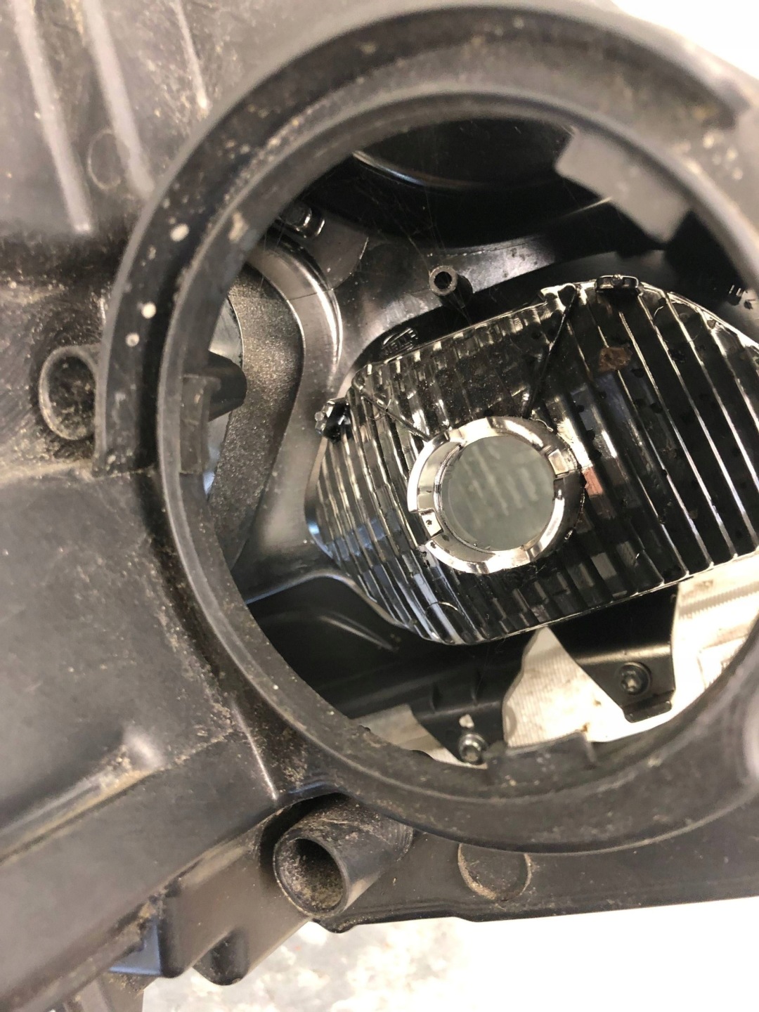 light left front MERCEDES W906 LIFT A9068205600