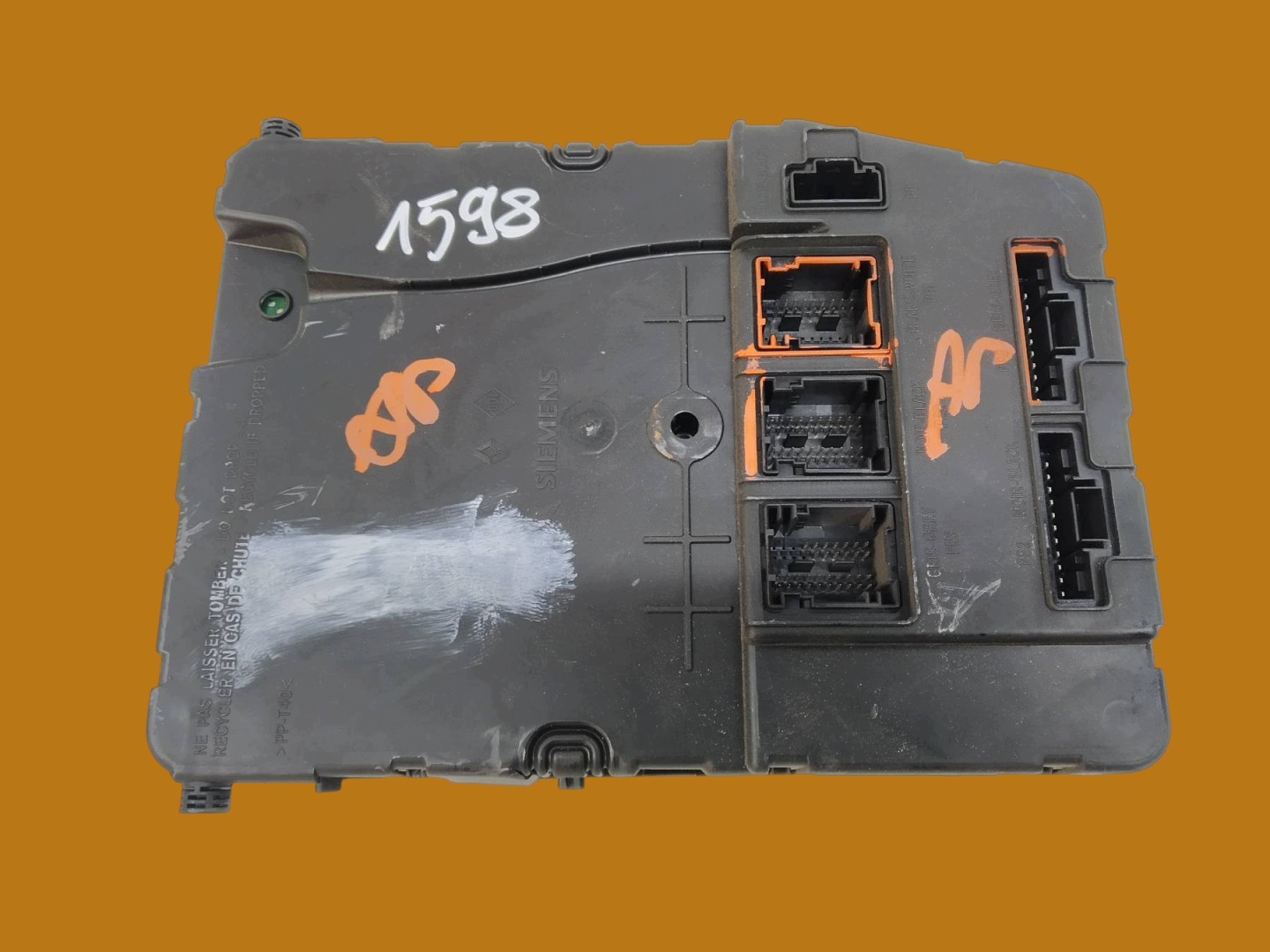 compartment BSI 8200309690 Renault Scenic II (2003-2009)