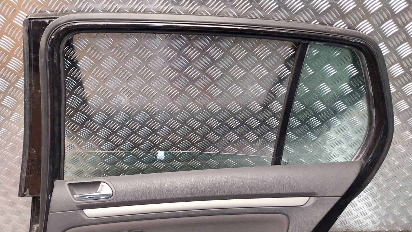 Portière Arrière Droit VW GOLF V HATCHBACK 03