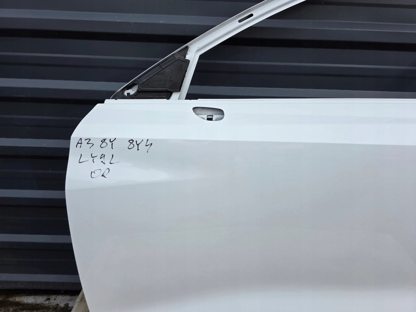 door left front AUDI A3 8Y 8Y4 SPORTBACK LY9L original !!!