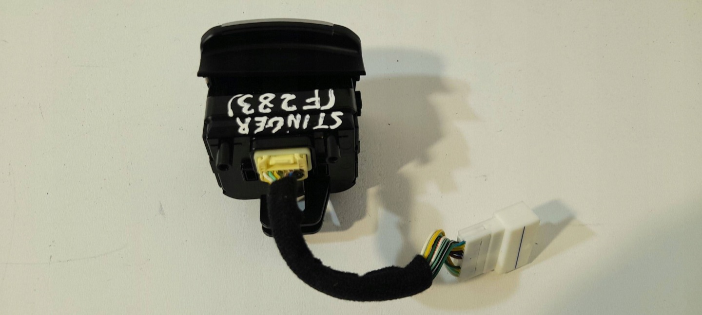 Kia Stinger button / switch electric brake 93766J5500 (F283)