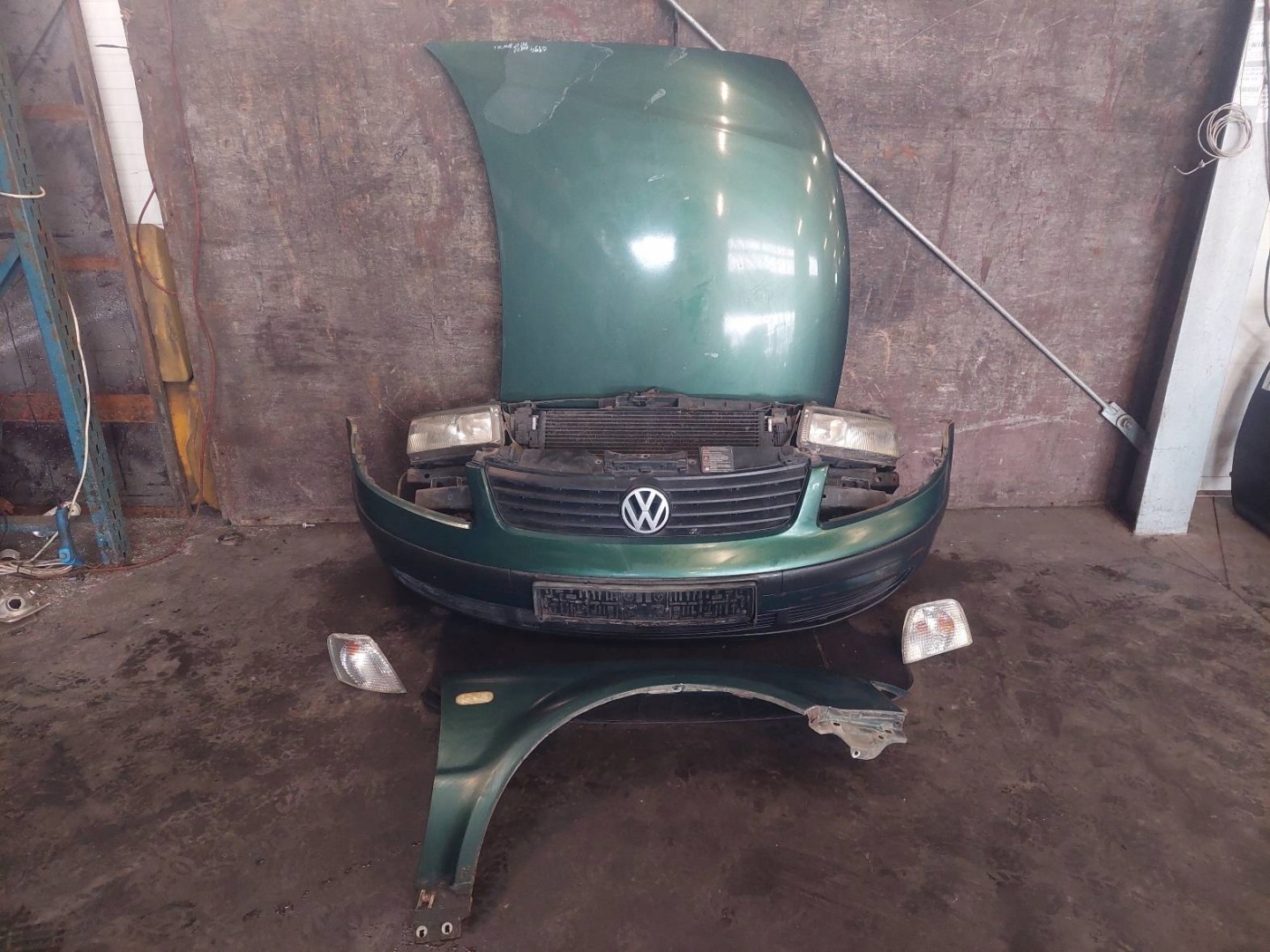 complete front bonnet bumper light fender VOLKSWAGEN PASSAT B5 LC6M