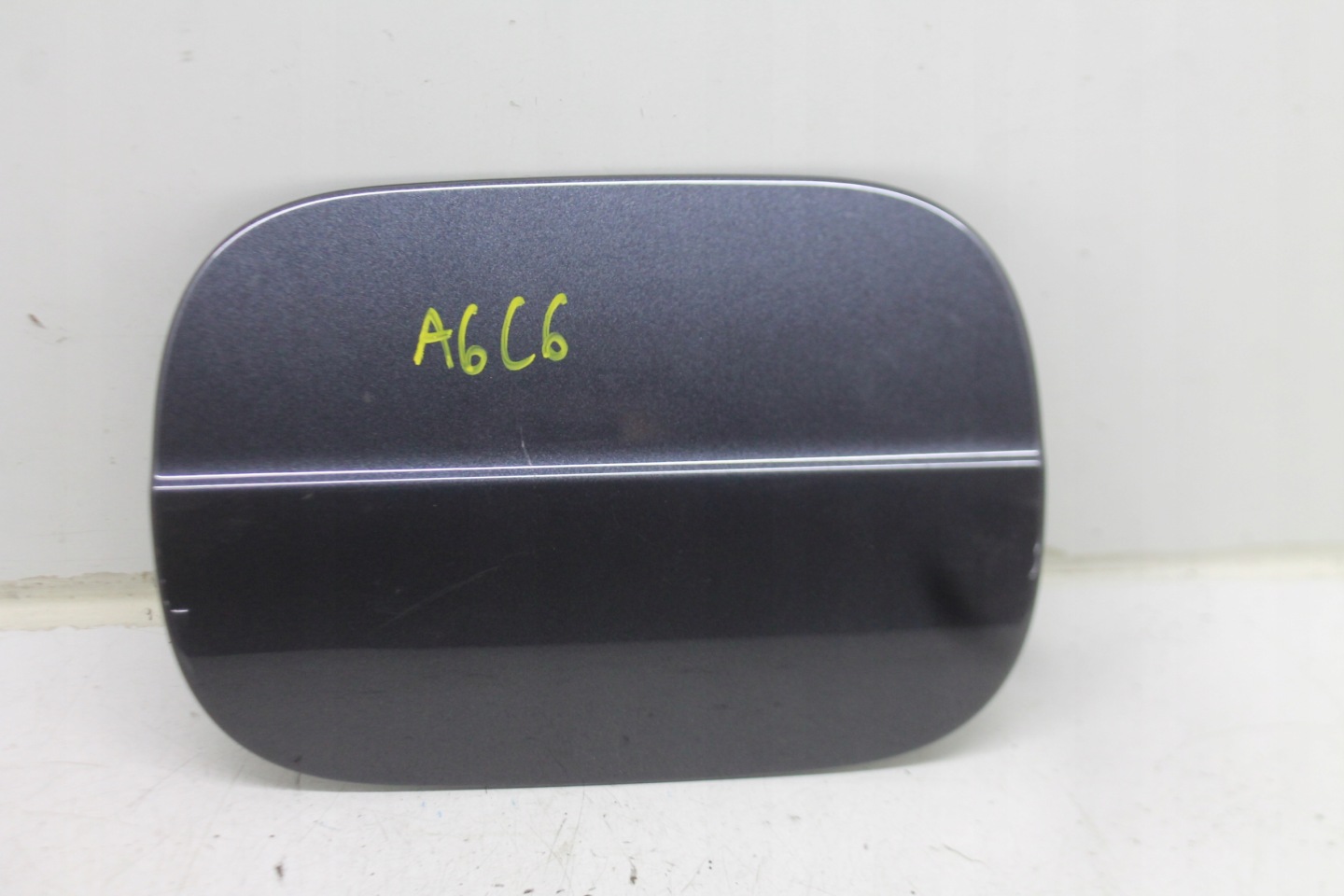 Volet trappe carburant Carburant 4F5809907B AUDI
