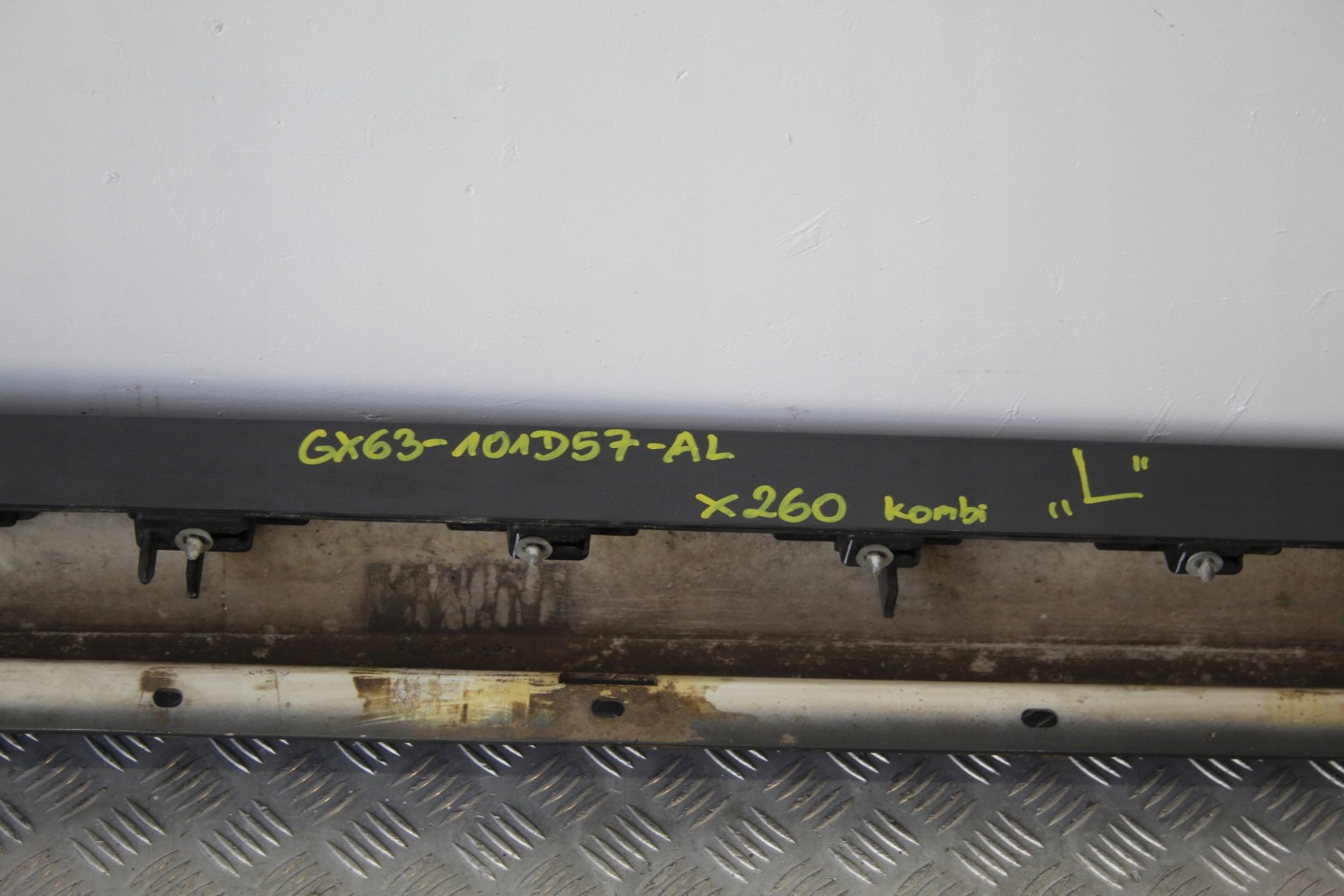 cap threshold threshold left JAGUAR XF II 2 X260 GX63-101D57-AL