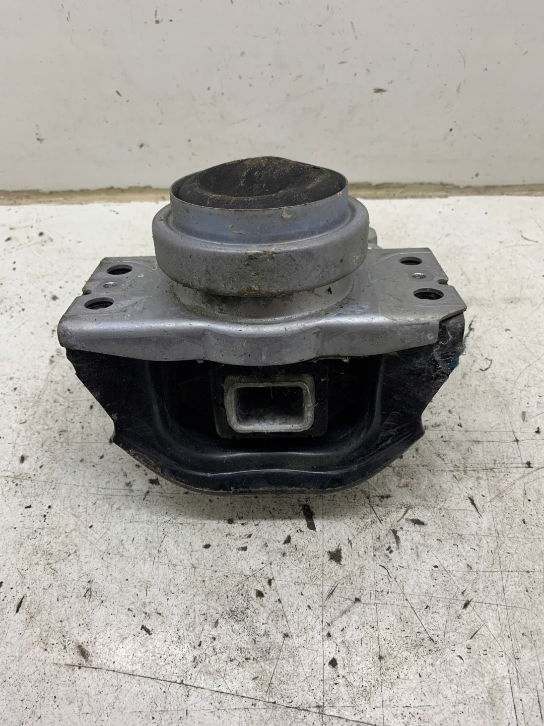 holder engine mount 9681855180 PEUGEOT 5008