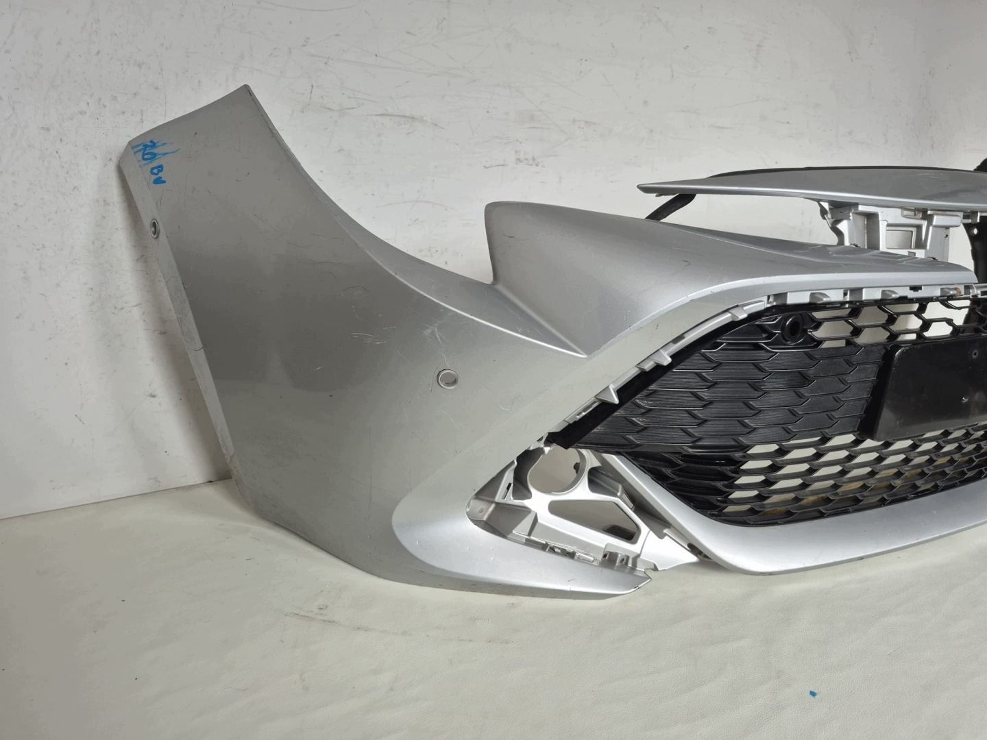 TOYOTA COROLLA XII E21 KOMBI HB bumper front front PDC 53112-02B10