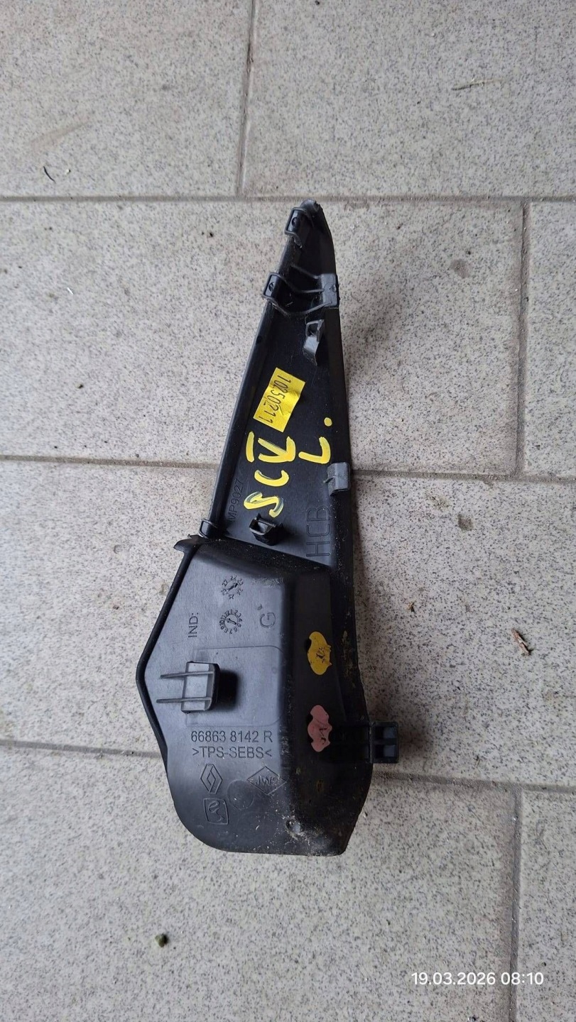 corner under the window left side Renault Scenic E-Tech V 668638142R