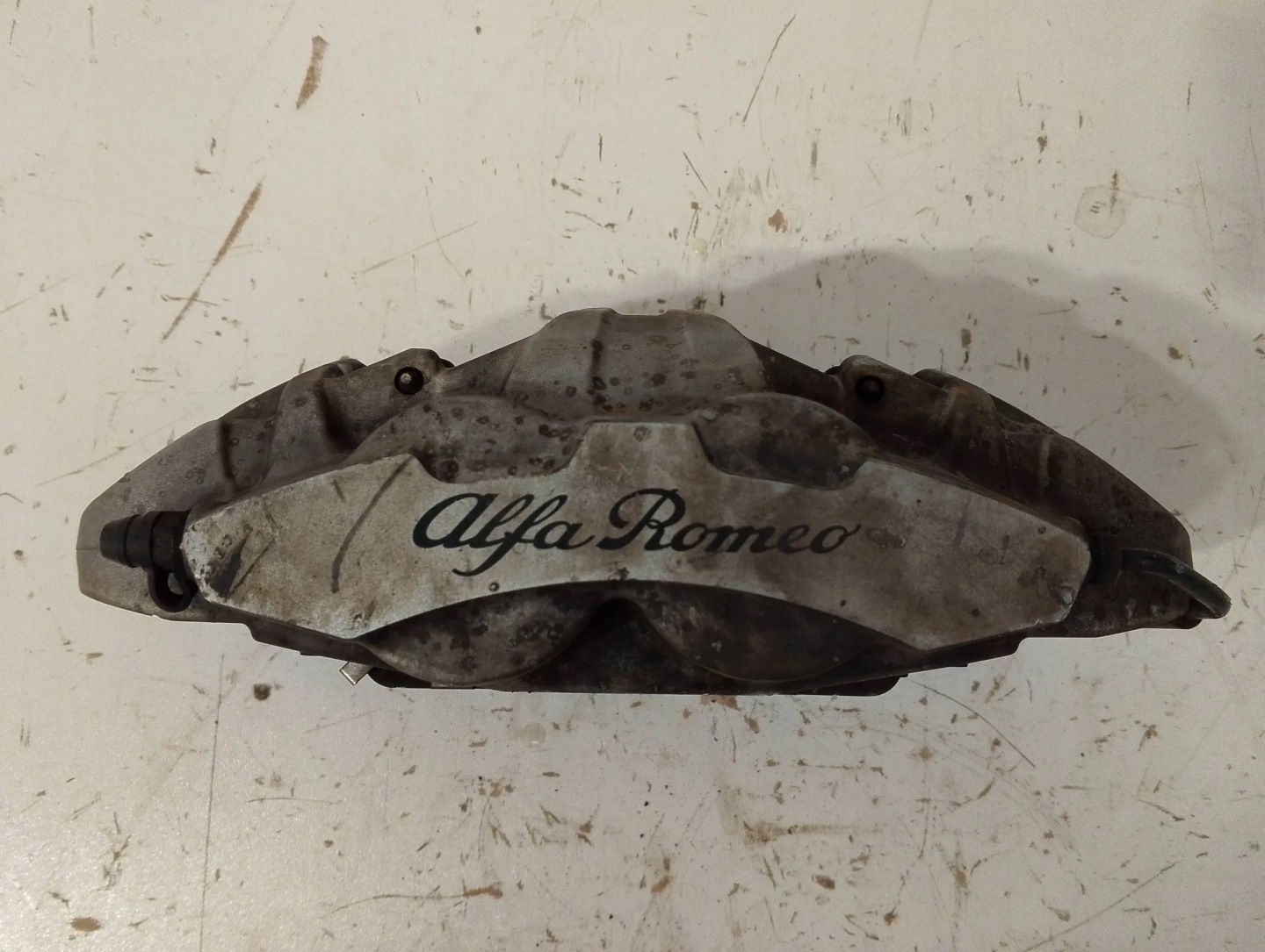 Alfa Romeo Stelvio 2,2D caliper front left 00505592760 (B142)