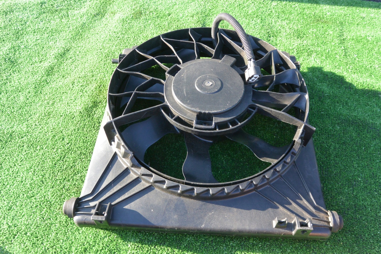 ventilator hladnjaka TESLA MODEL S