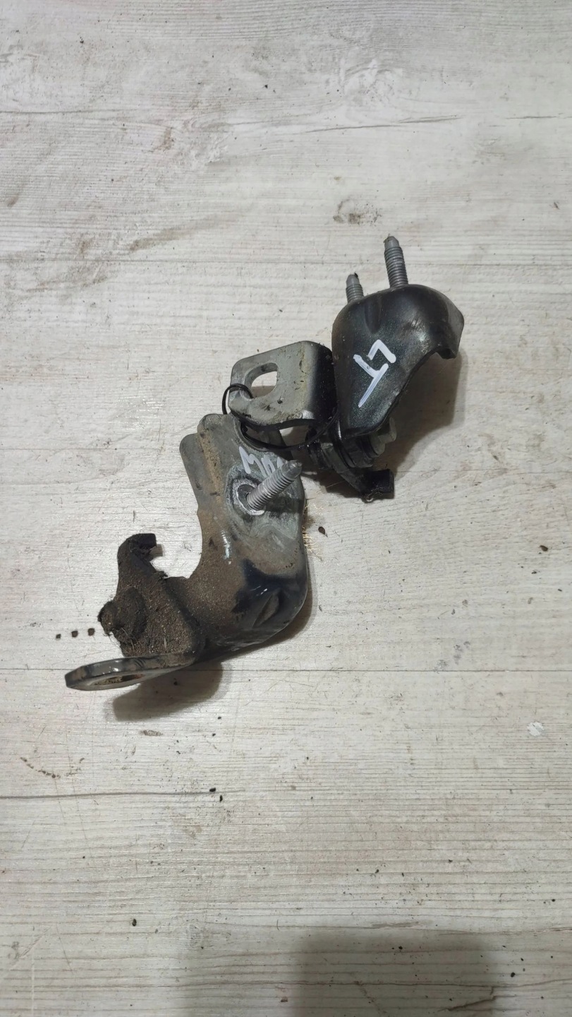 Ford Mondeo MK5 16r 2.0TDCi rear part side left hinges