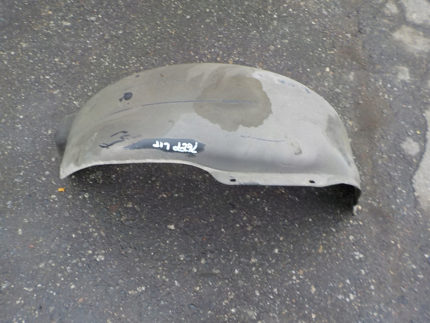 mudguard left rear part jeep cherokee KJ 2005r