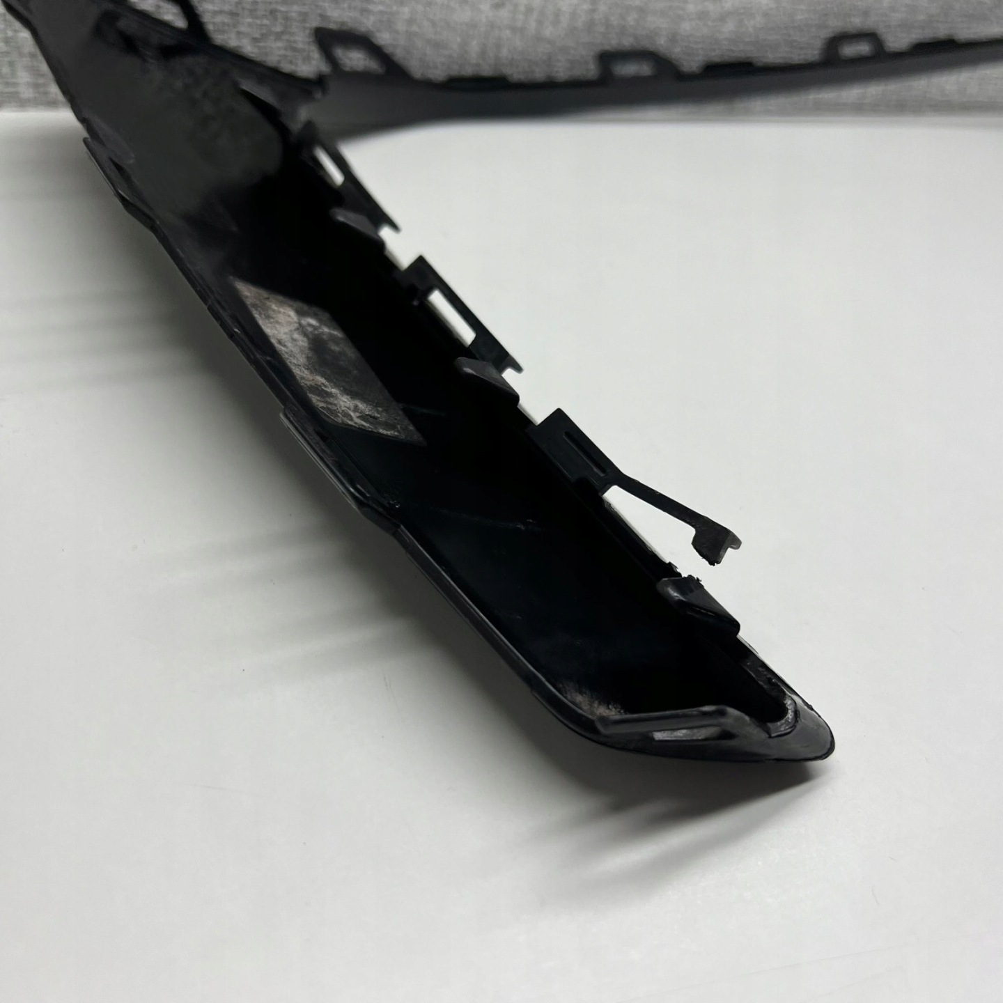 AUDI Q7 II 4M S LINE LIFT moulding W bumper right front 4M0807300A