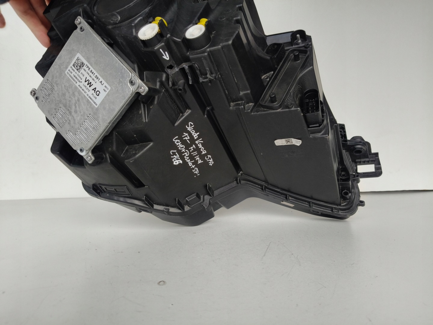 light left REFLEKTOR SKODA KAROQ 57A 17- FULL LED