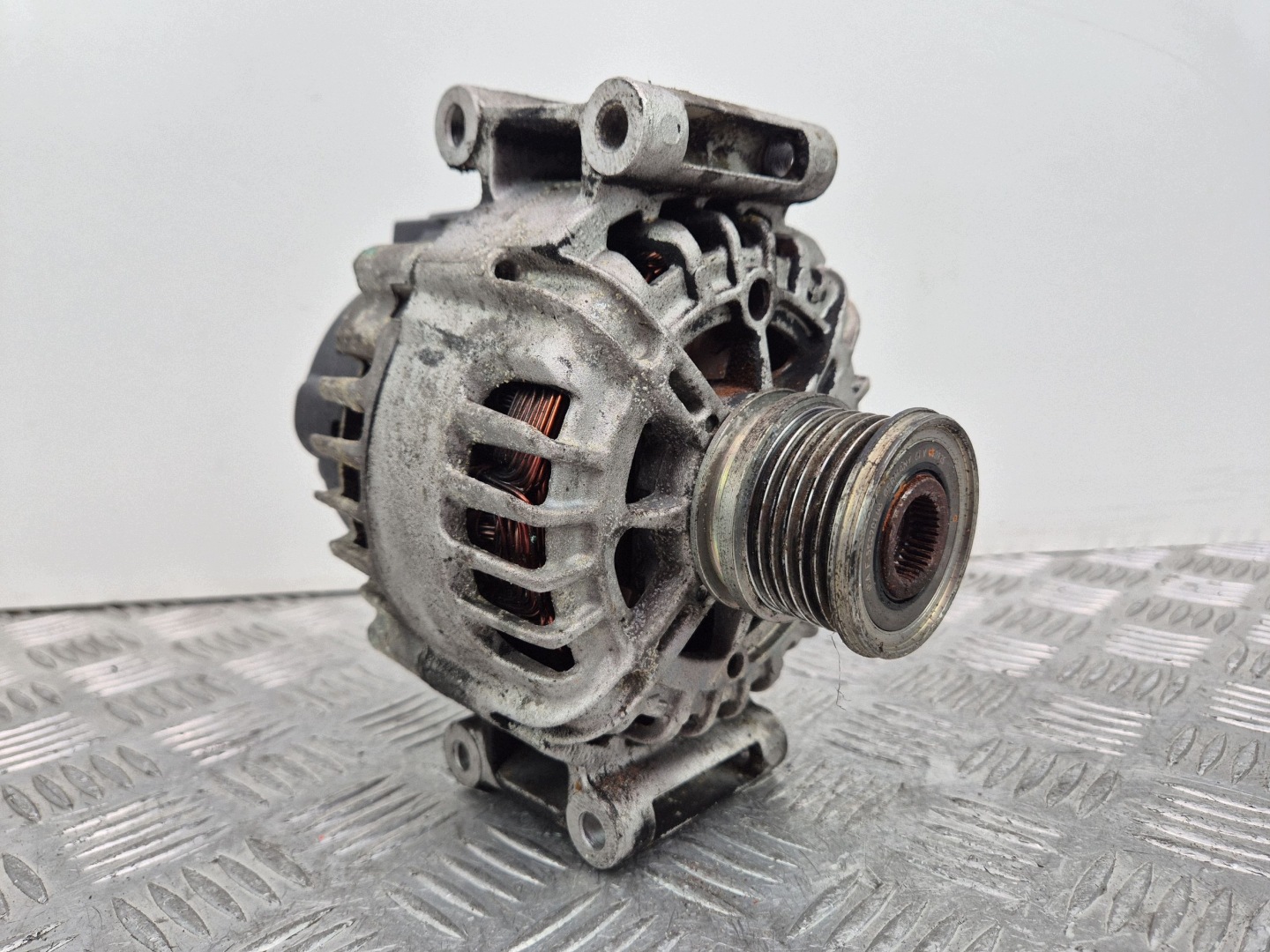 Mercedes E250 CGI W212 Alternator A0009067902 M271.860