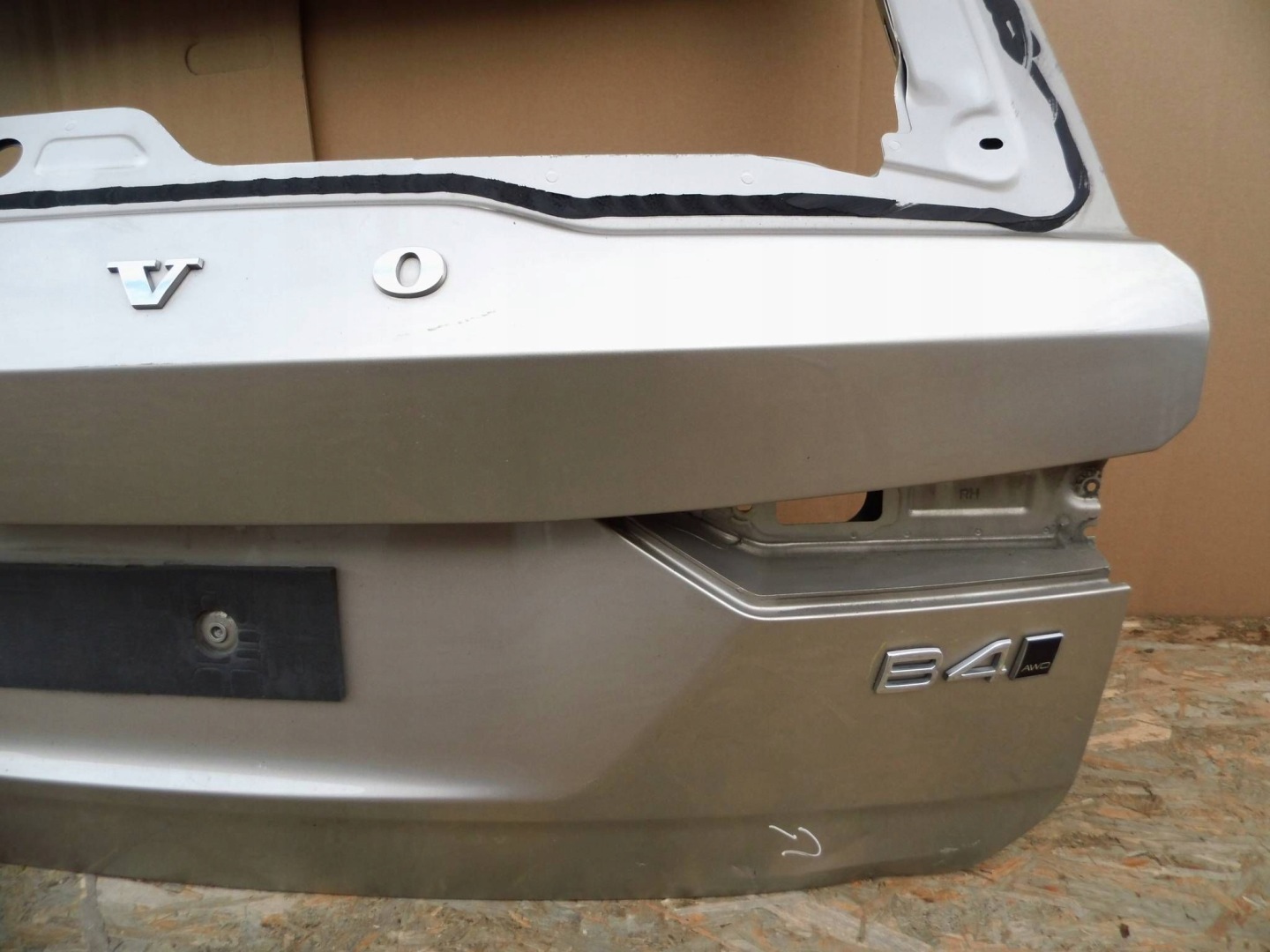 Volvo V60 II 2018-2025 boot doors rear part 31455954