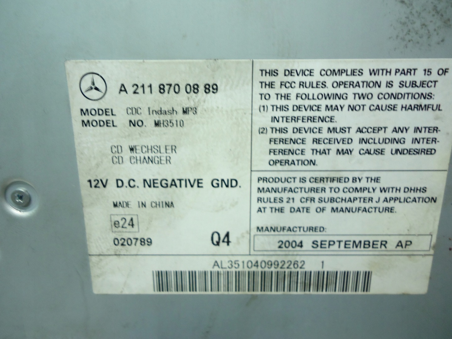 MERCEDES E W211 changer PLYT CD A2118700889