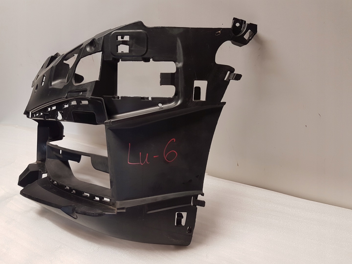 bumper bracket left front BMW 5 G30 G31 m-packet 8064967