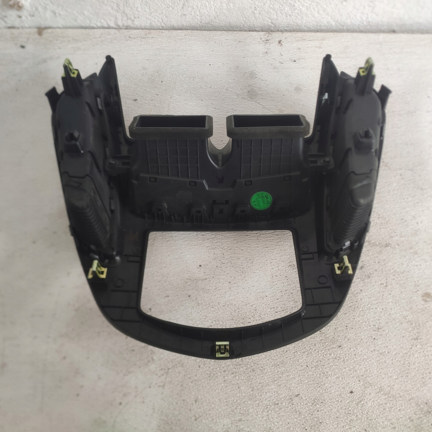 CHEVROLET TRAX 2013 okvir PANEL RADIA KRATKI rešetka ventilacije