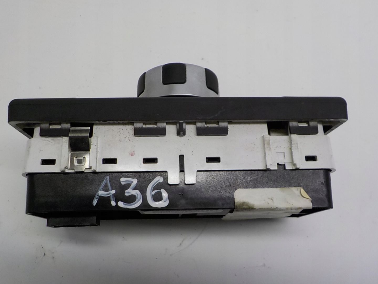 LAND ROVER FREELANDER II switch PANEL springing