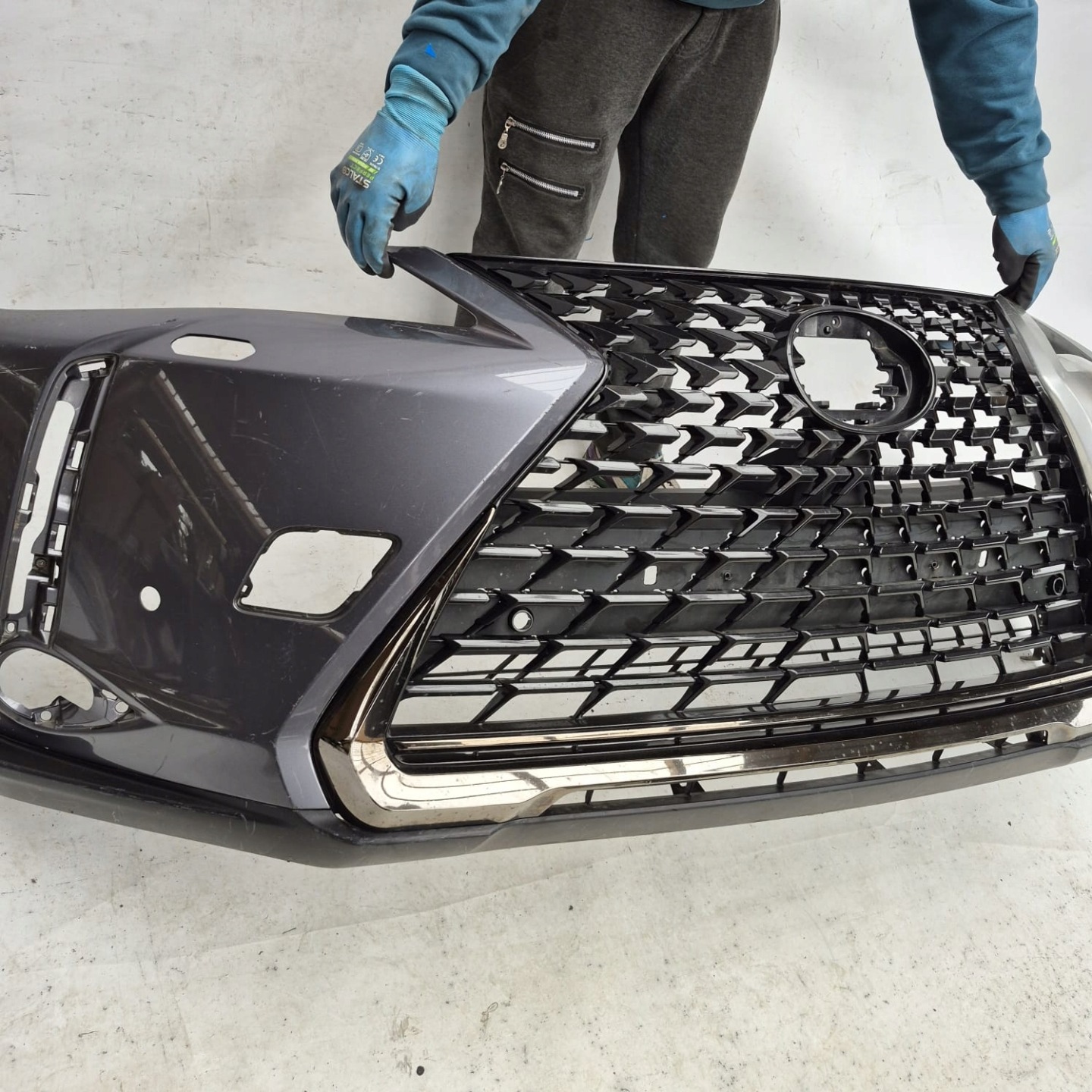 LEXUS UX 18-> bumper front front washer PDC