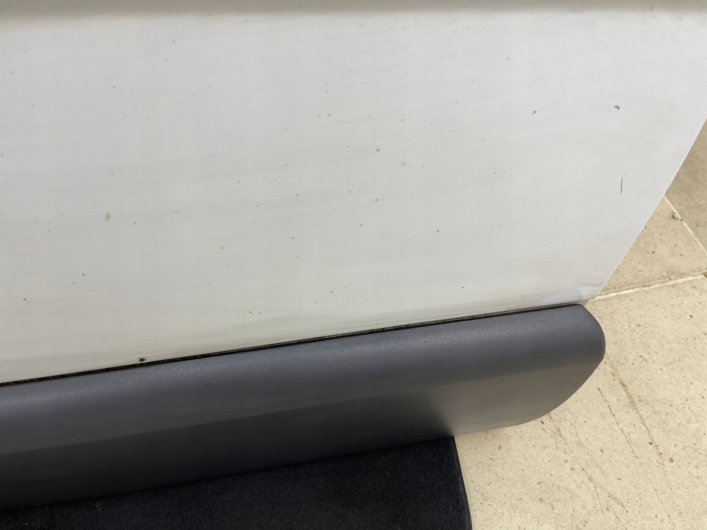 RENAULT TRAFIC II VIVARO A door front left front BIALE ORYG LAKIER KOM