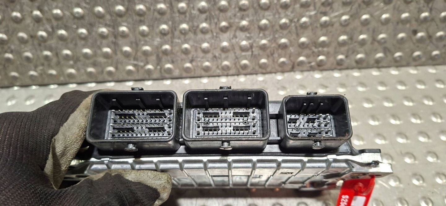 control unit of the engine computer 237102425S 237105990S RENAULT 1.6 E-TECH