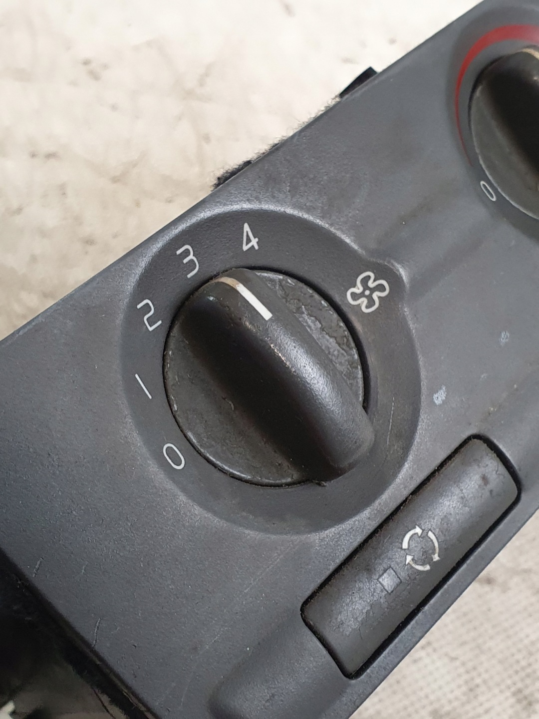 PANEL BOCCHETTE OE 9041704797 VOLVO V40 S40 e 96r.