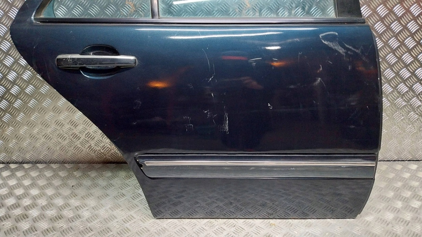 Tür heck rechts MERCEDES C-KLASA W202 93