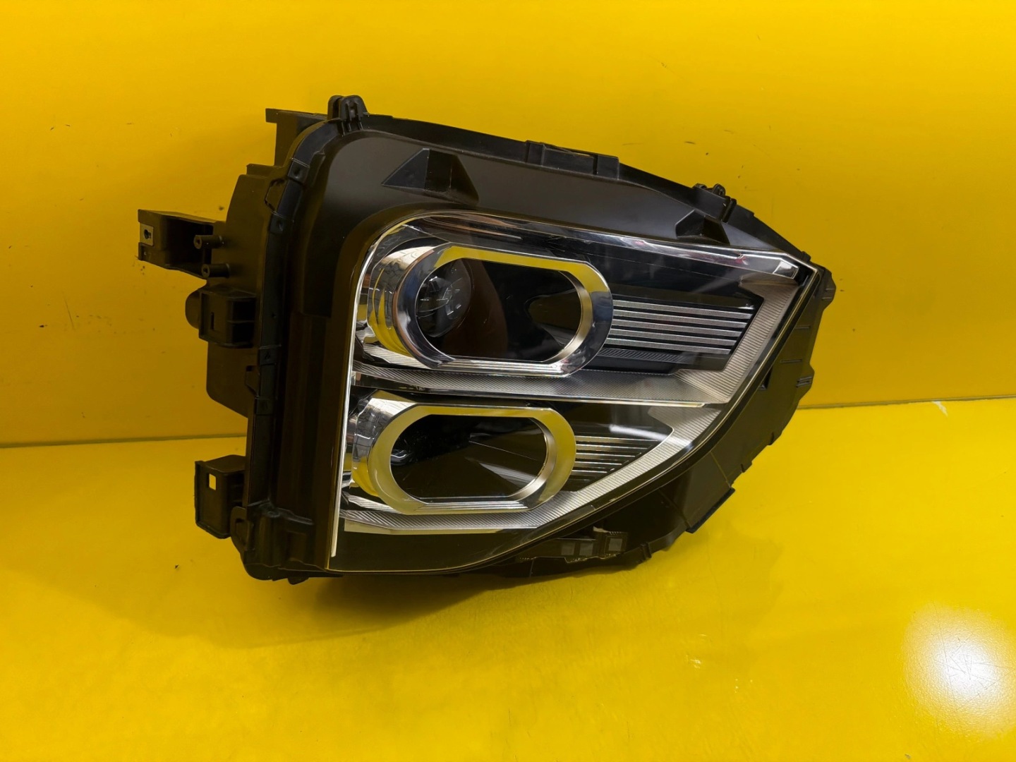light right front Mitsubishi Eclipse Cross Lift Full Led