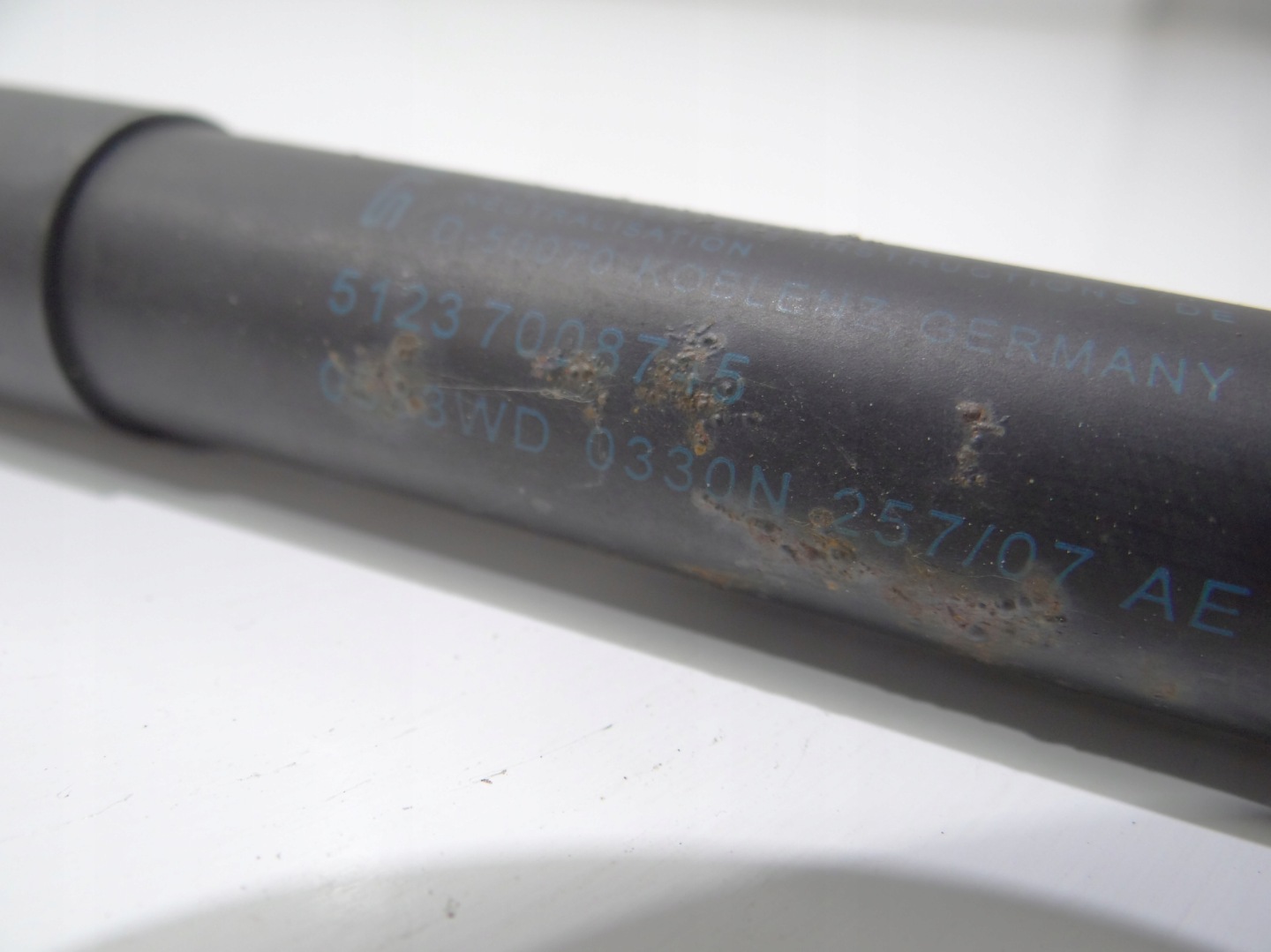 damper telescope bonnets BMW E60 E61 LCI OE 7008745