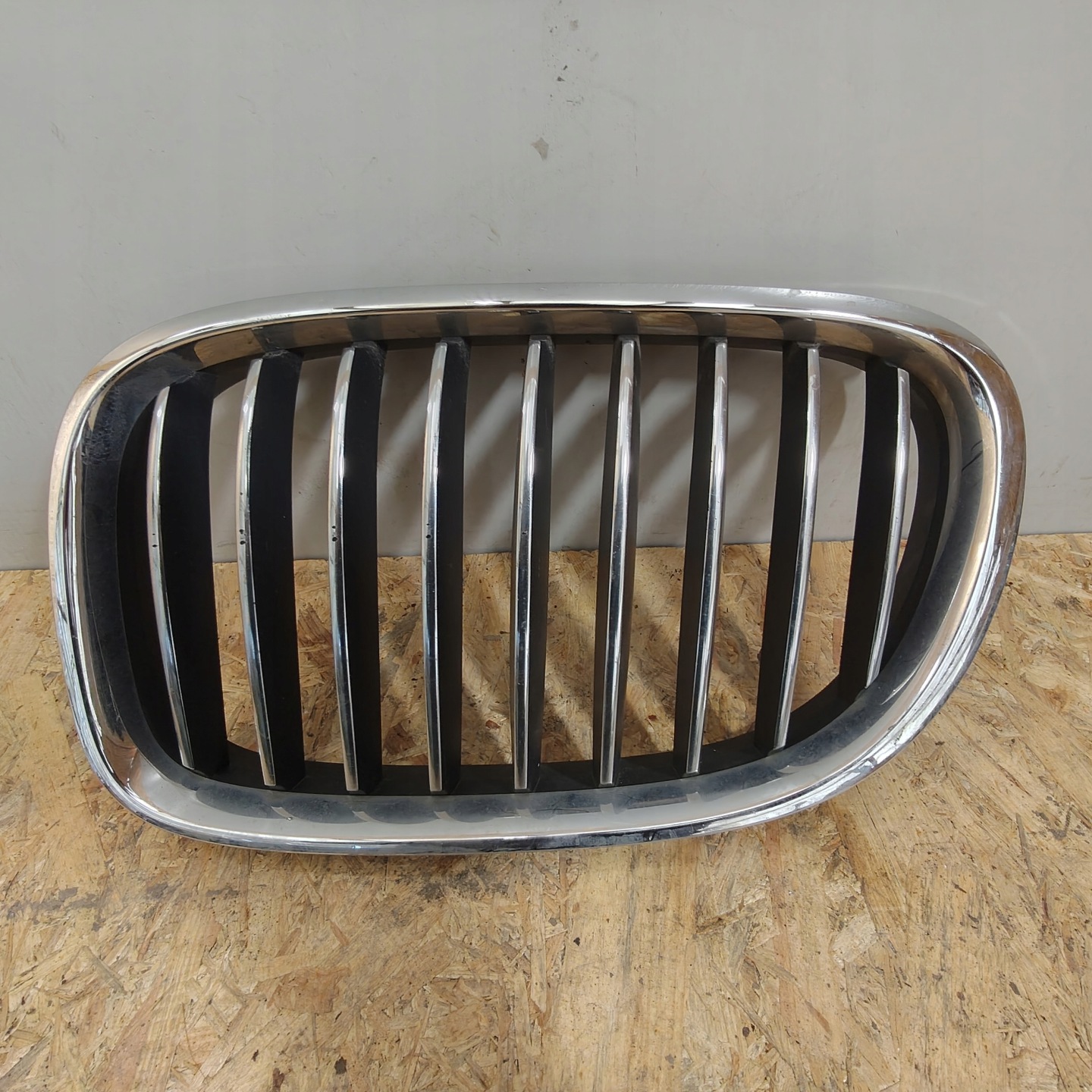 hűtőrács hip pack bal BMW 7 F01 51138057089