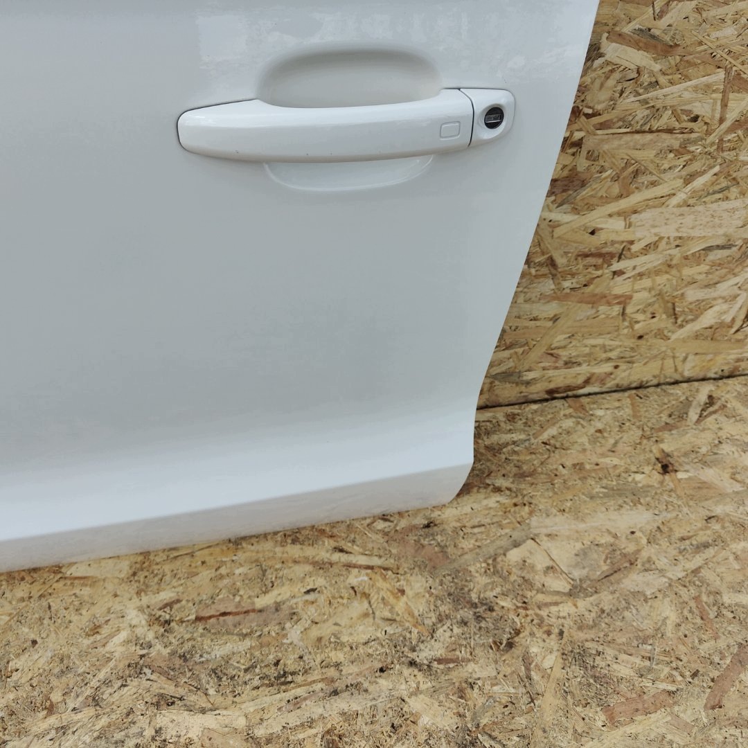 door front left AUDI A1 8X4831051G colour CANDY WHITE LB9A 5D