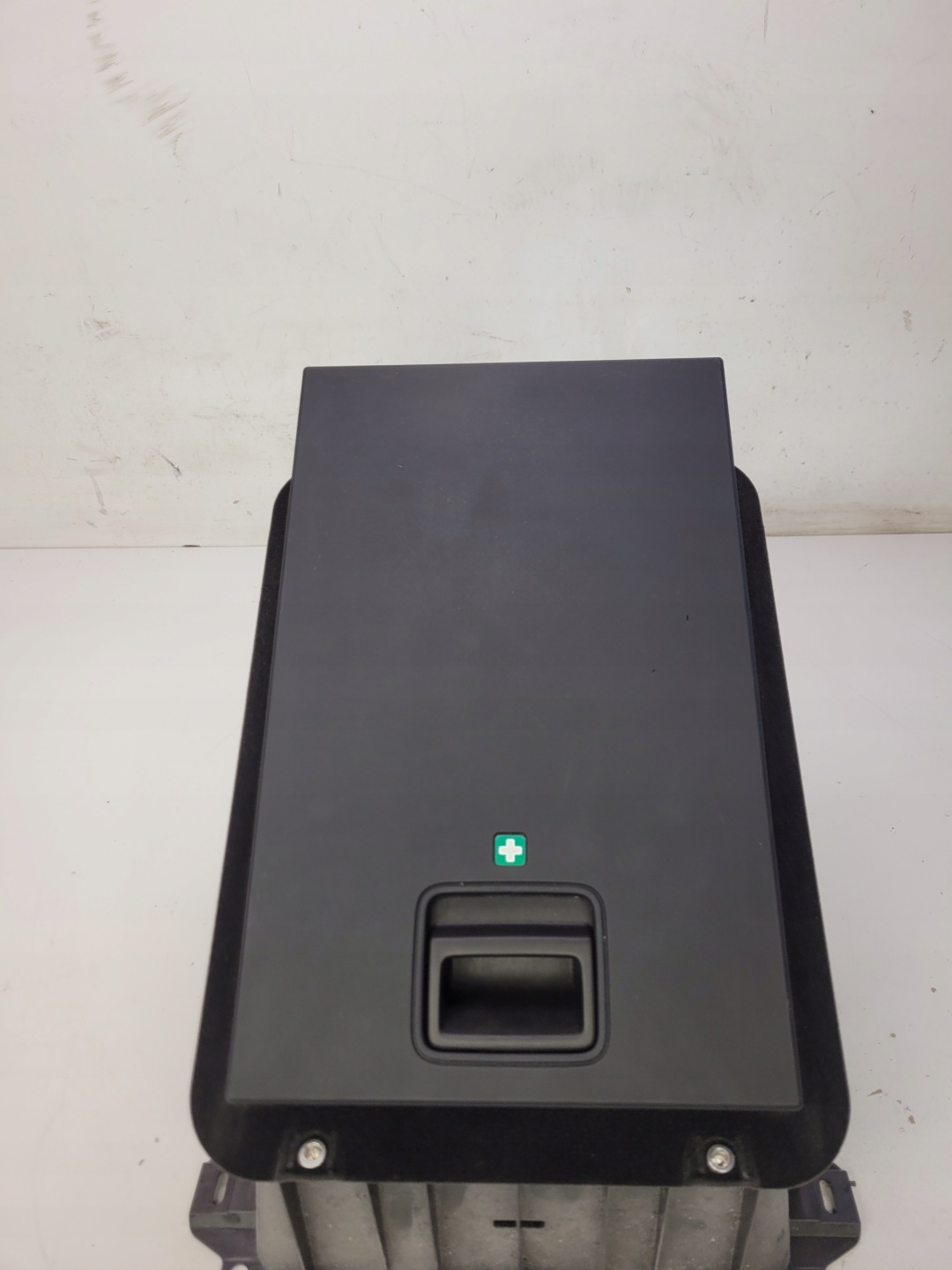 first aid kit KANAPY rear part AUDI A8 D4 LONG 9918009753