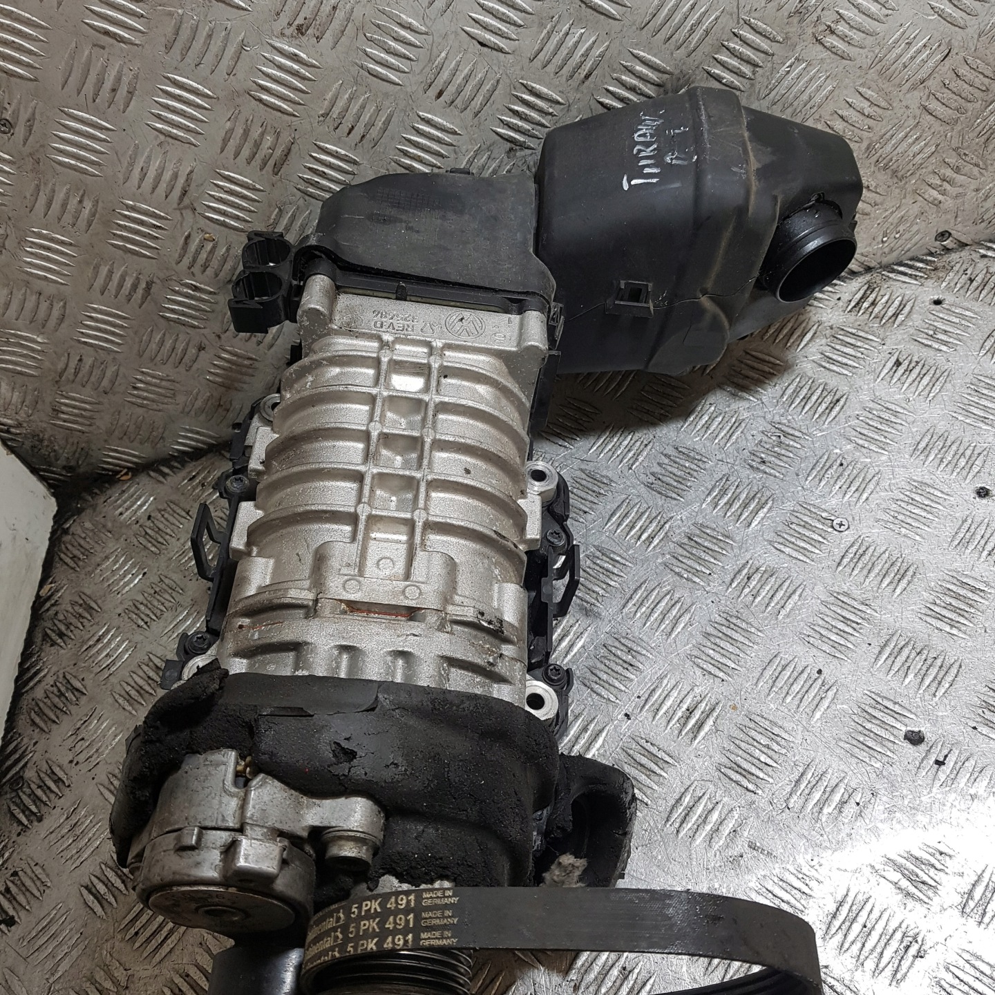 compressor compressor; air VOLKSWAGEN TOURAN 1 03C145601B 03C145650A