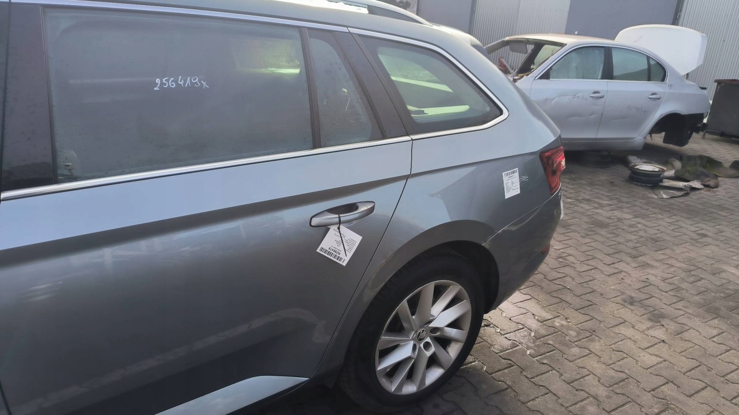 LONGHERONE parafango sinistra posteriore LF7M SKODA SUPERB III KOMBI