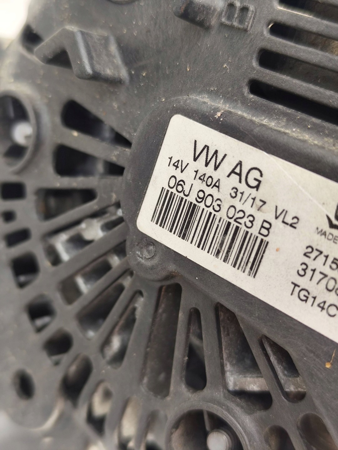 VW GOLF VII 2.0 GTI ALTERNATOR 06J903023B