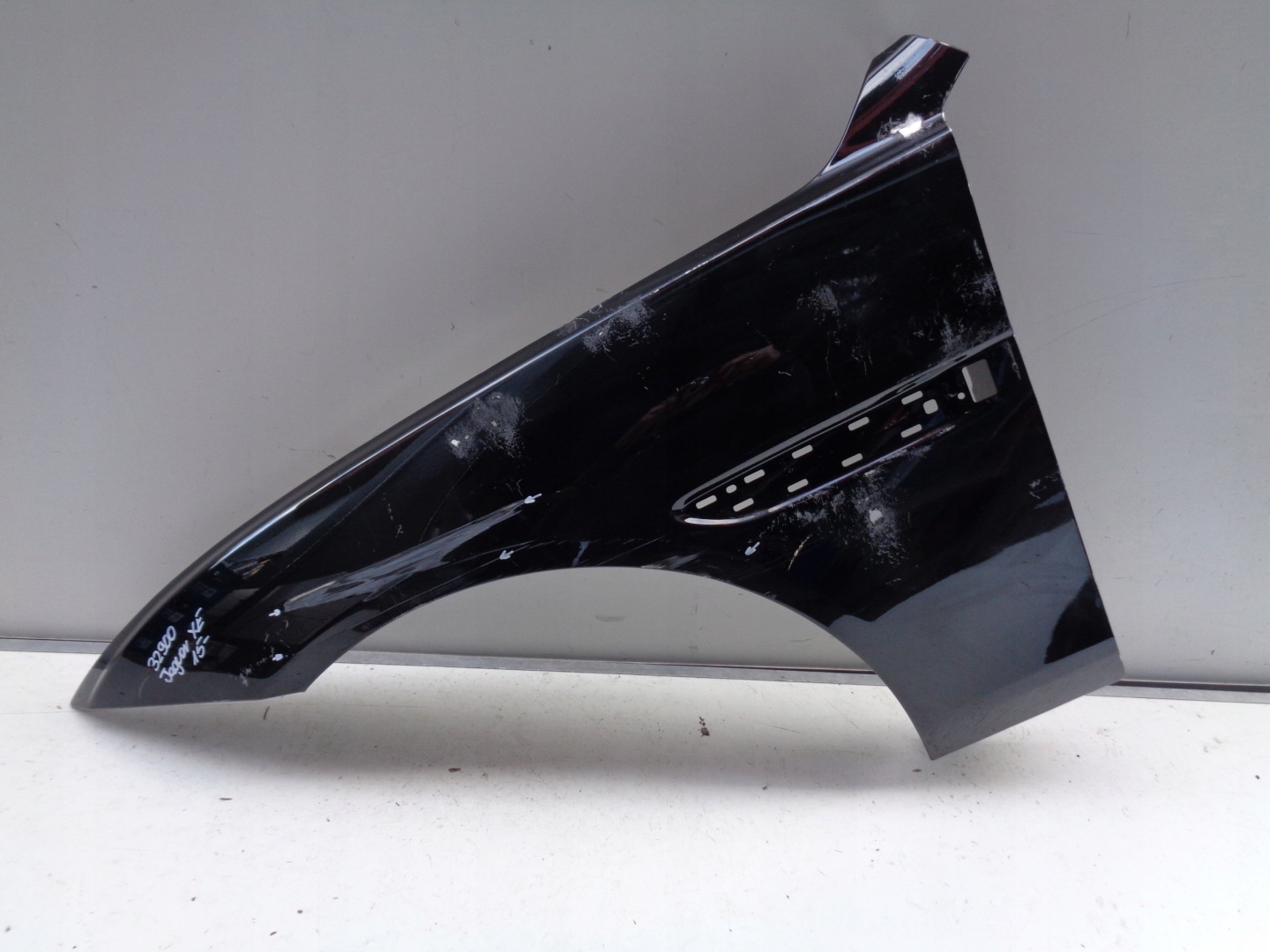 fender left front JAGUAR XE 15- NR 32900