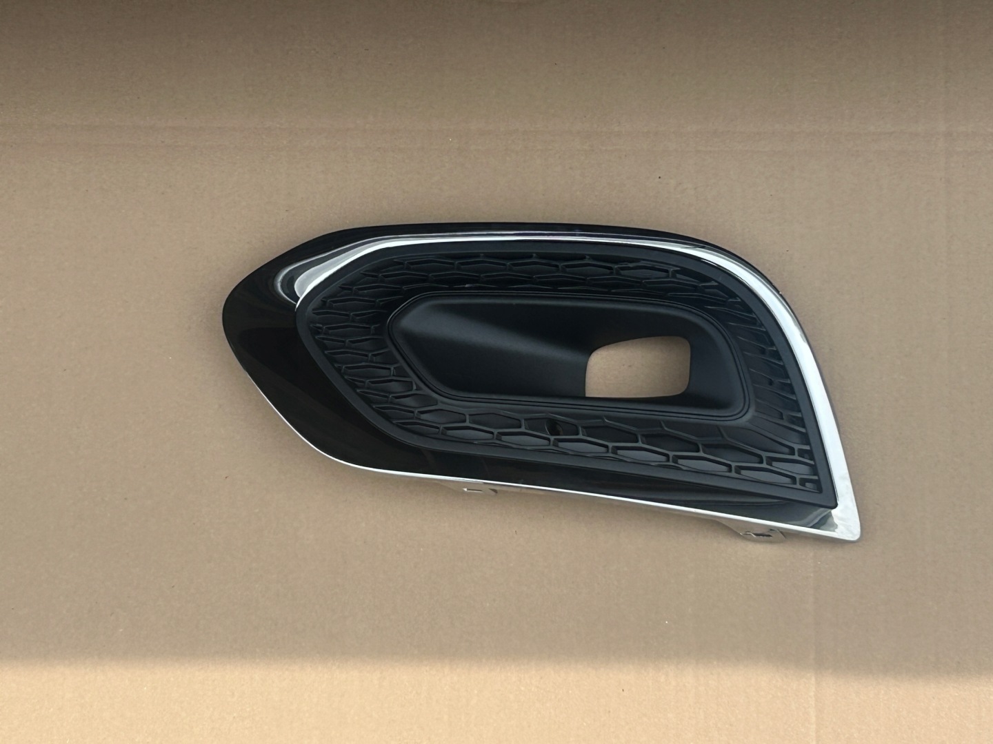 RENAULT KADJAR frame grid fog light left original 261A30096R
