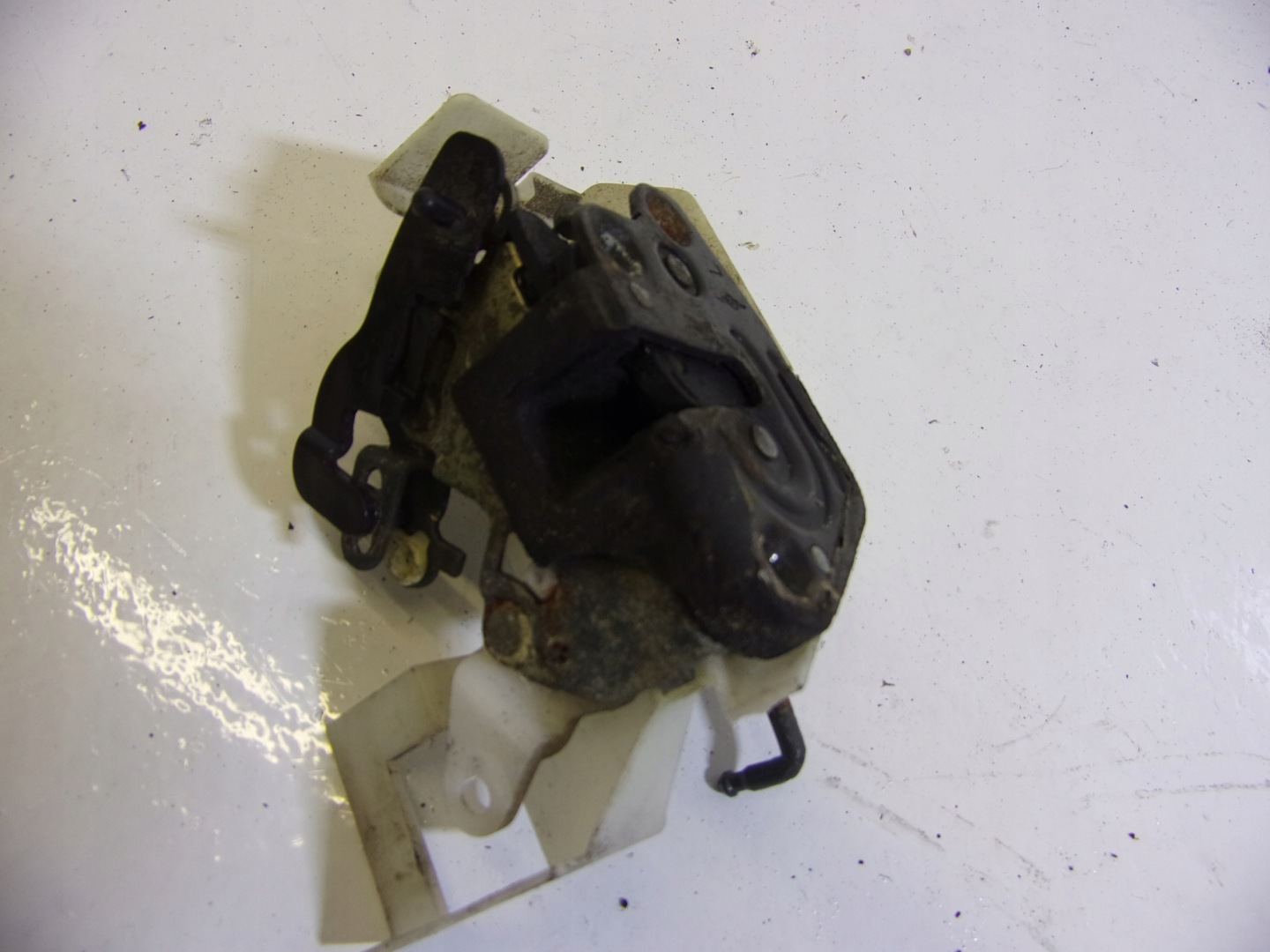 lock door left rear part rear KIA MAGNETIS 2002