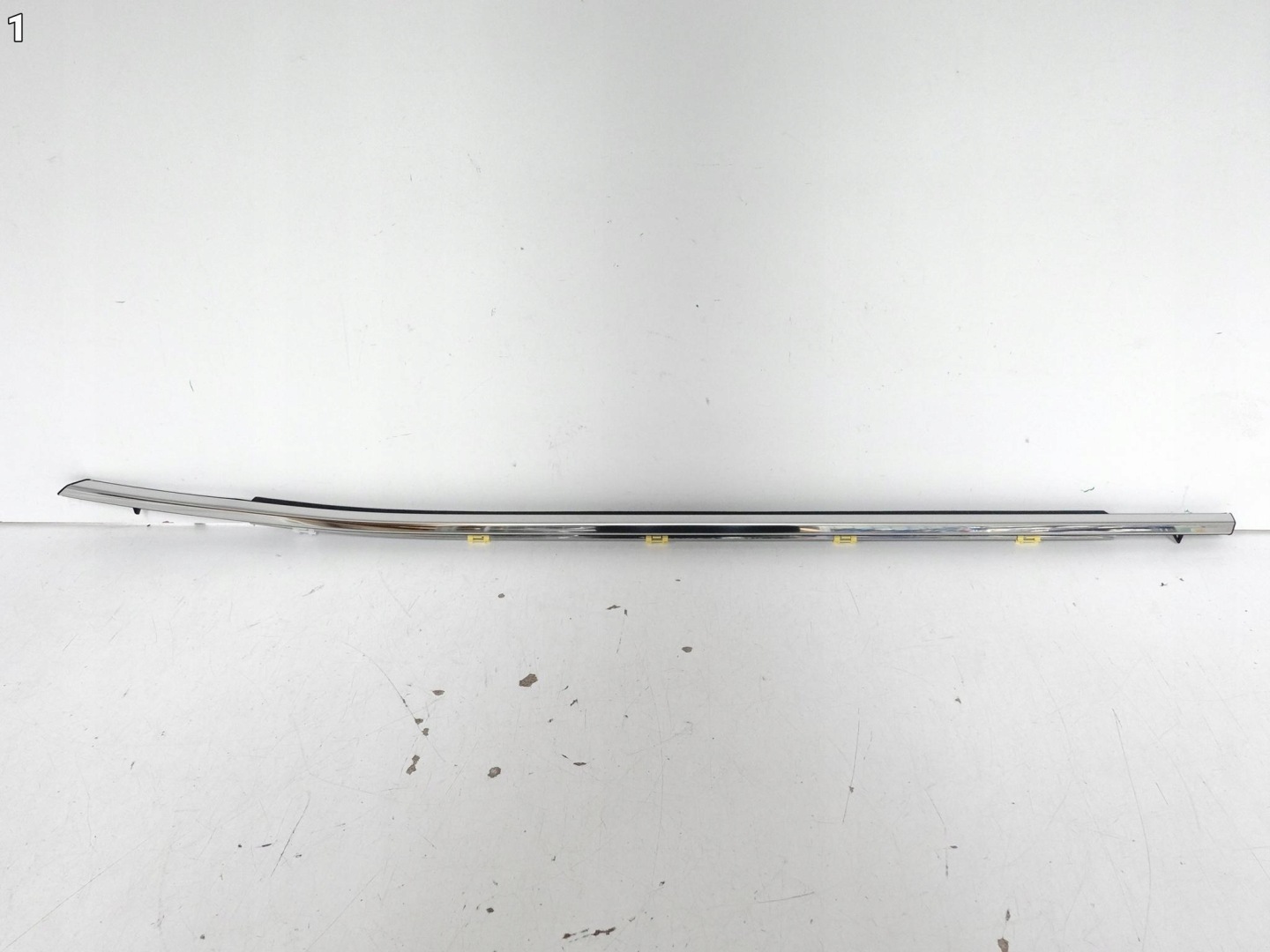 TOYOTA HIGHLANDER IV XU70 19- moulding dust windows front left new ORG