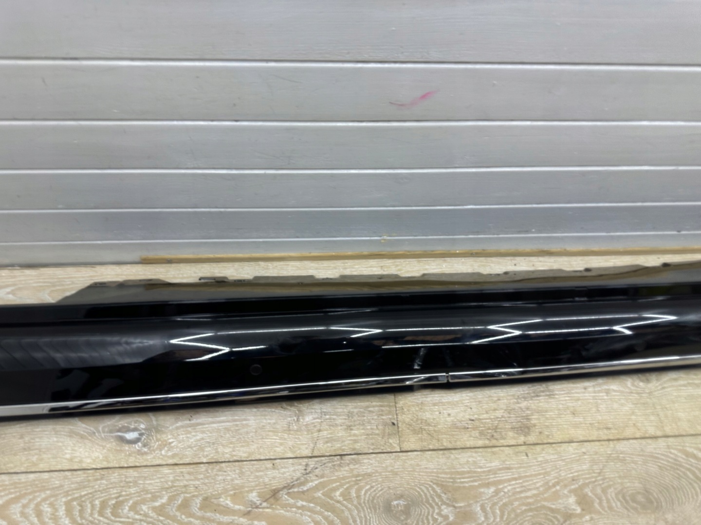 moulding threshold left BMW 7 G70 i7 Electryk E Drive 22