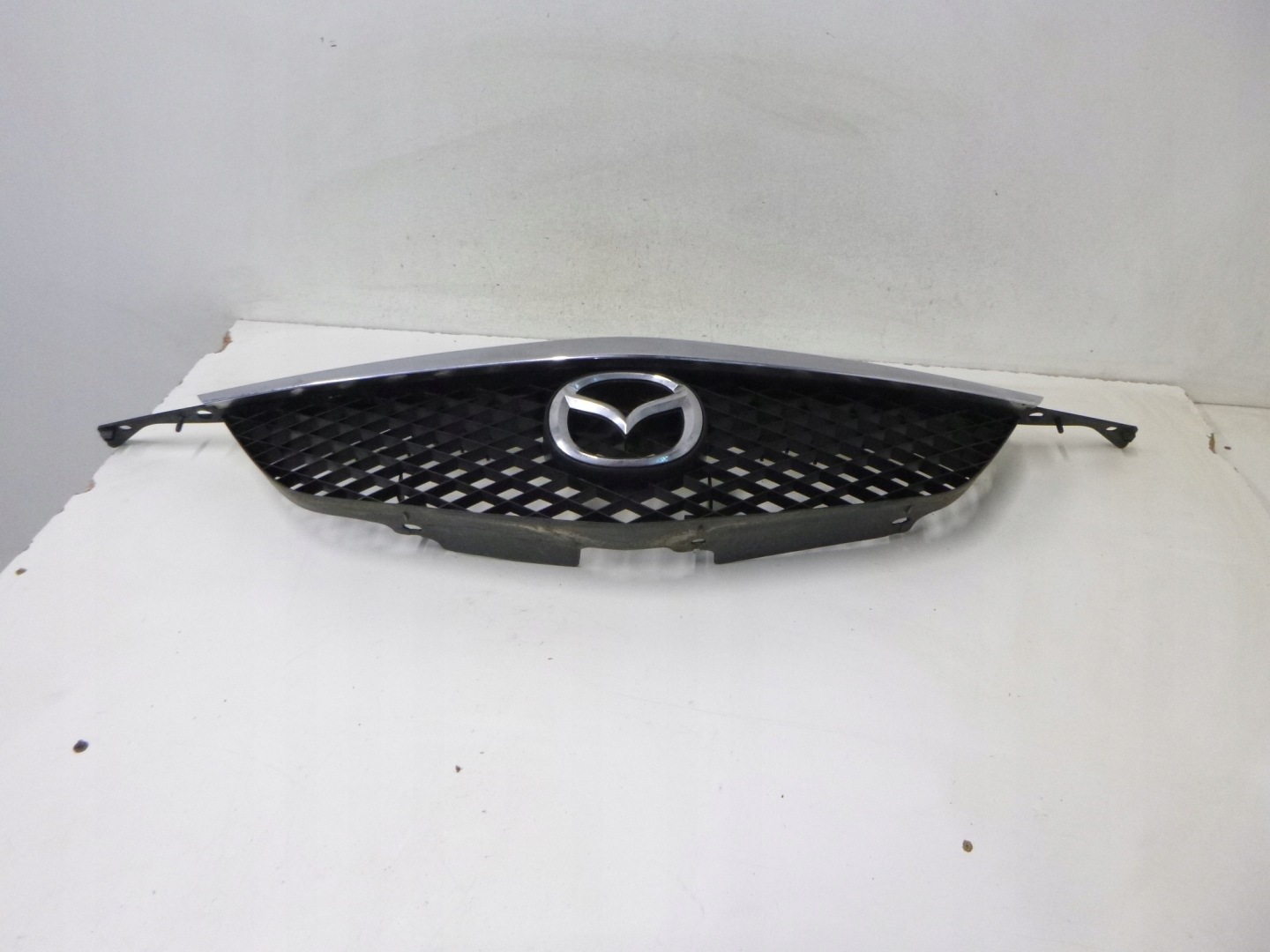 grill grille Mazda Premacy 2000 r.