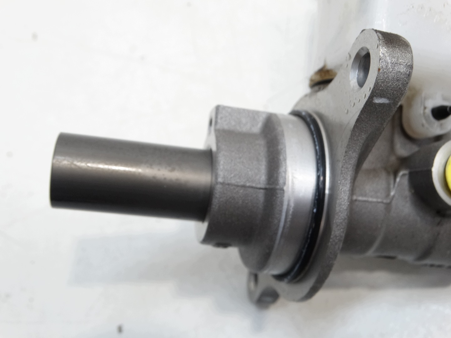 brake booster + tank KIA SPORTAGE V HYUNDAI I30 III